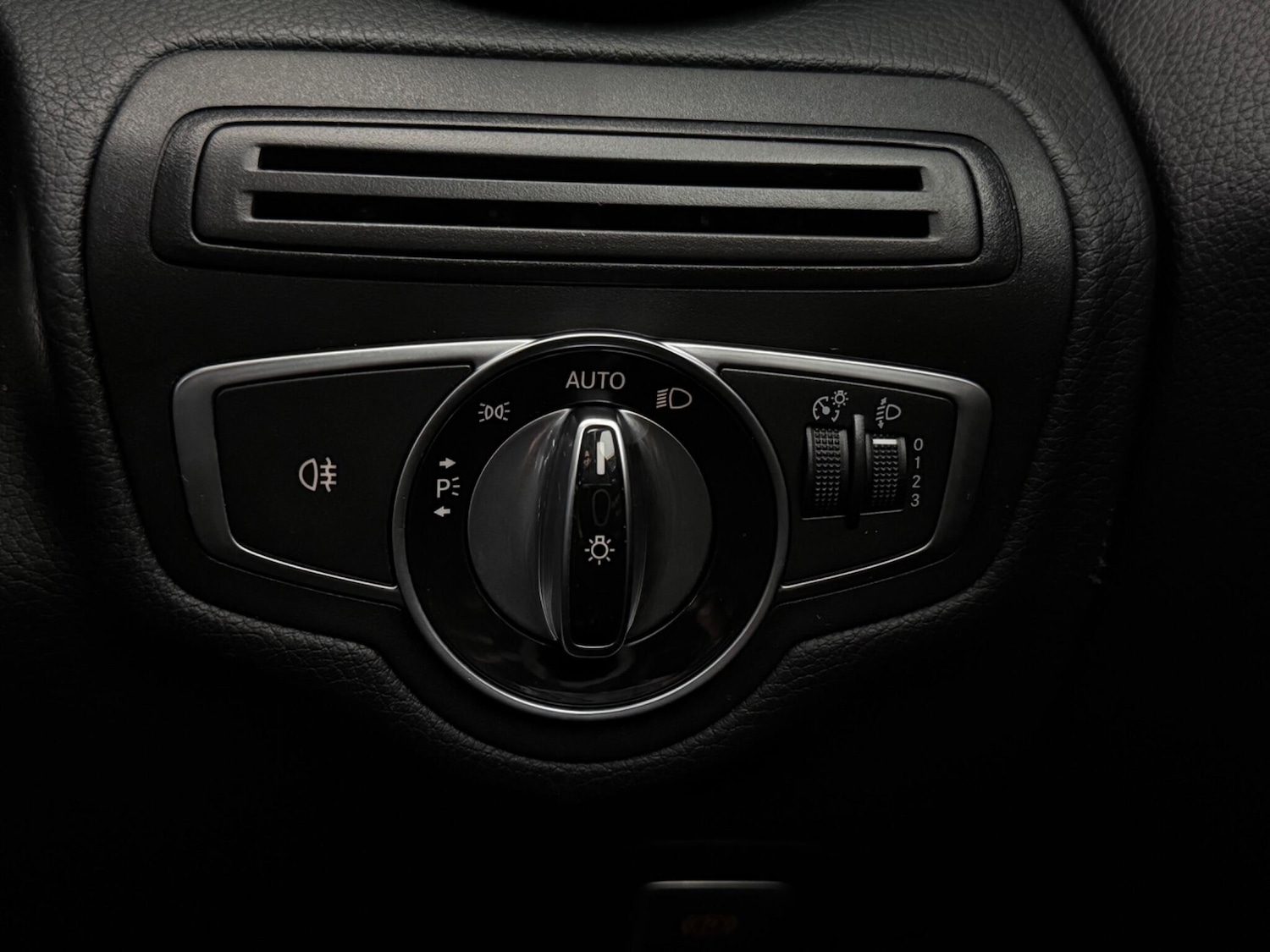 Used Mercedes-Benz C Class 2016 for sale - 77803039: Photo 24