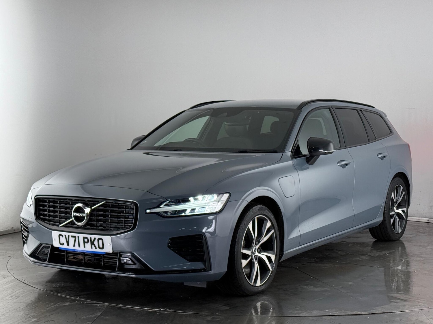 Used Volvo V60 2021 for sale - 77246440: Photo 3