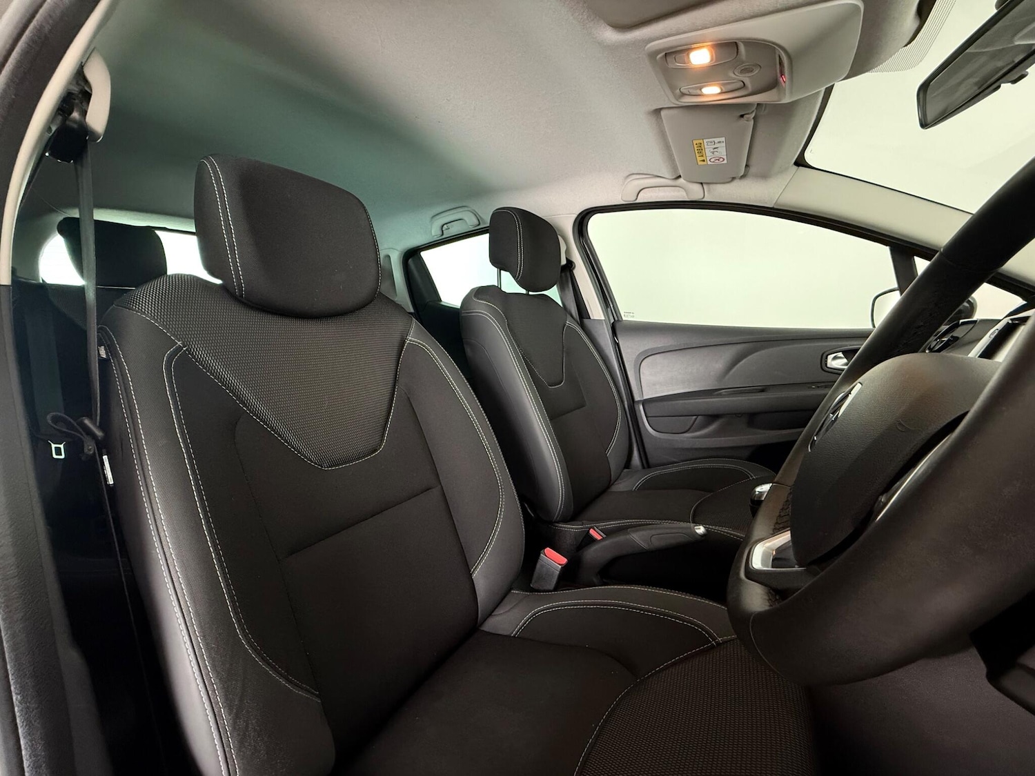 Used Renault Clio 2019 for sale - 77738813: Photo 10