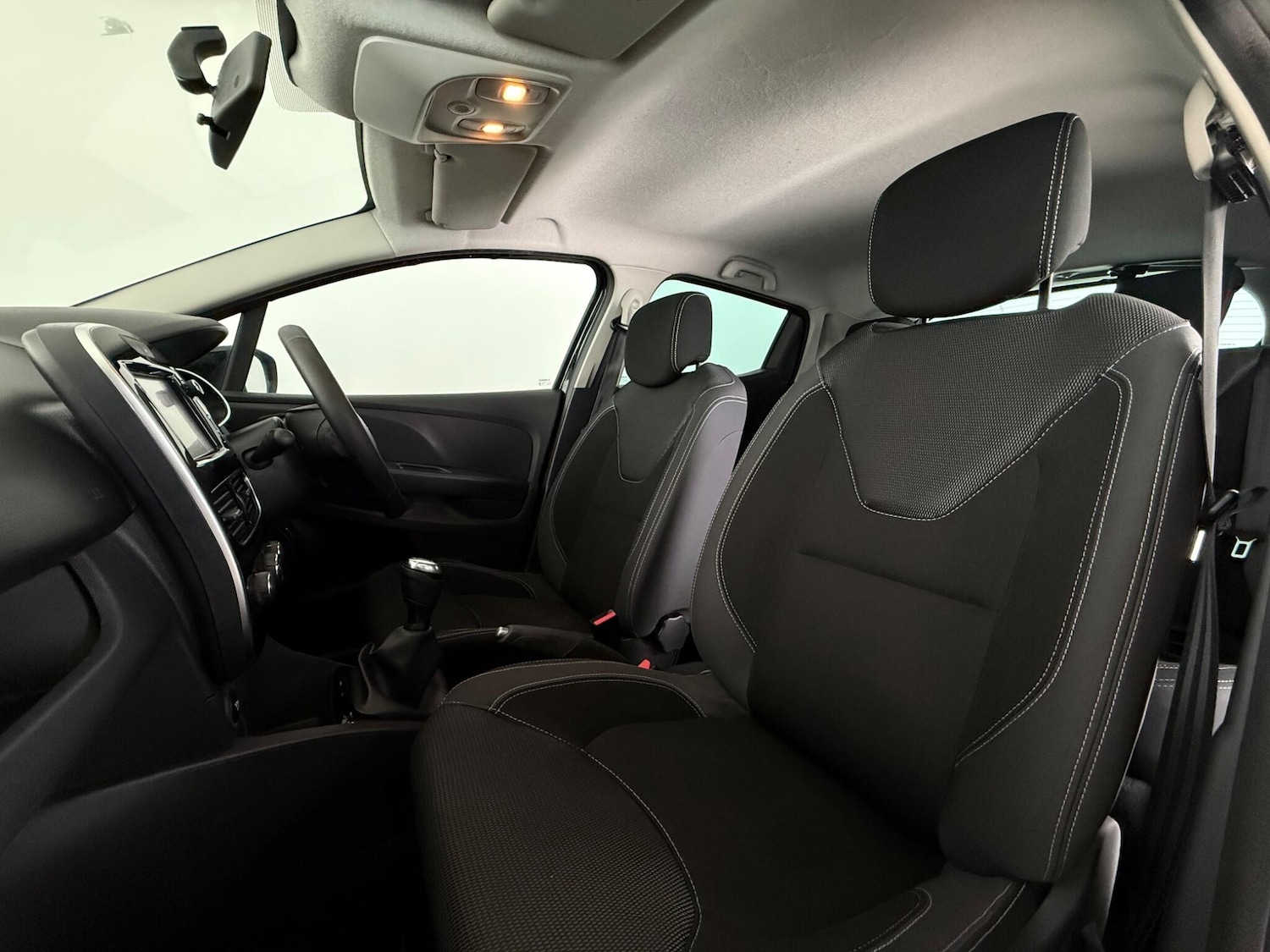 Used Renault Clio 2019 for sale - 77738813: Photo 11