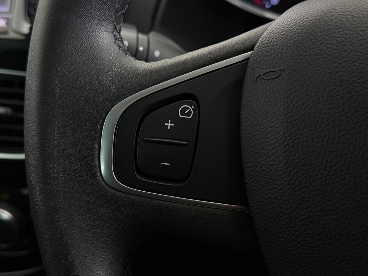 Used Renault Clio 2019 for sale - 77738813: Photo 16