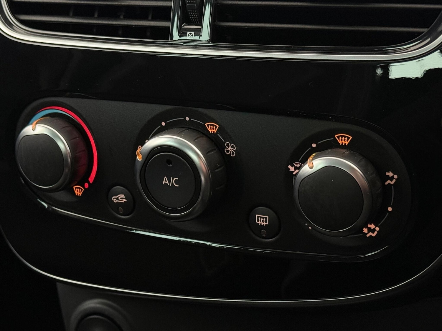 Used Renault Clio 2019 for sale - 77738813: Photo 28