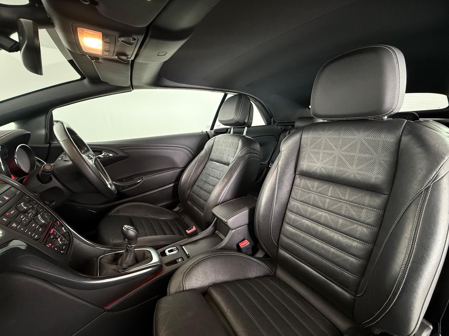 Used Vauxhall Cascada 2016 for sale - 76467160: Photo 18