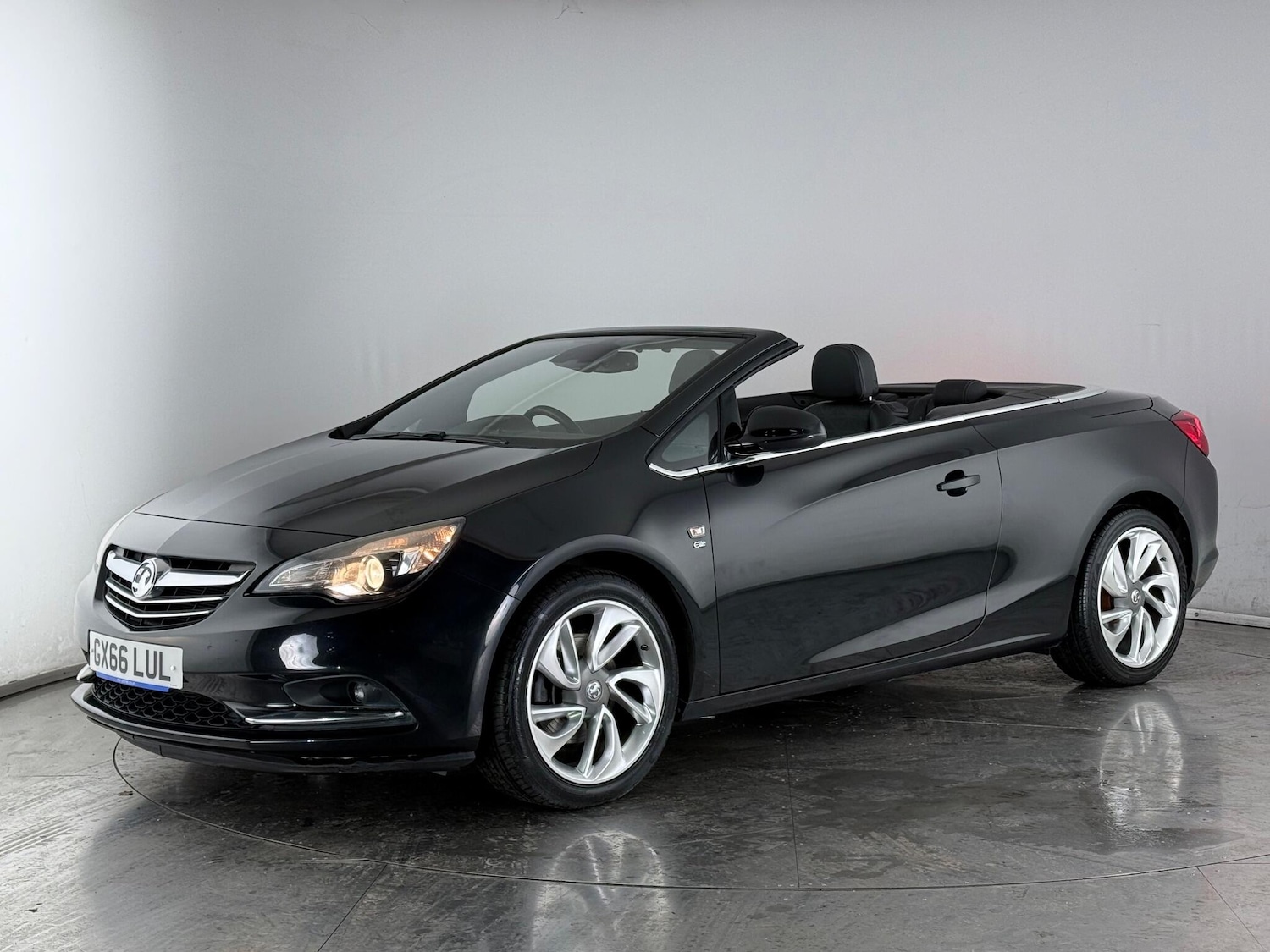 Used Vauxhall Cascada 2016 for sale - 76467160: Photo 3