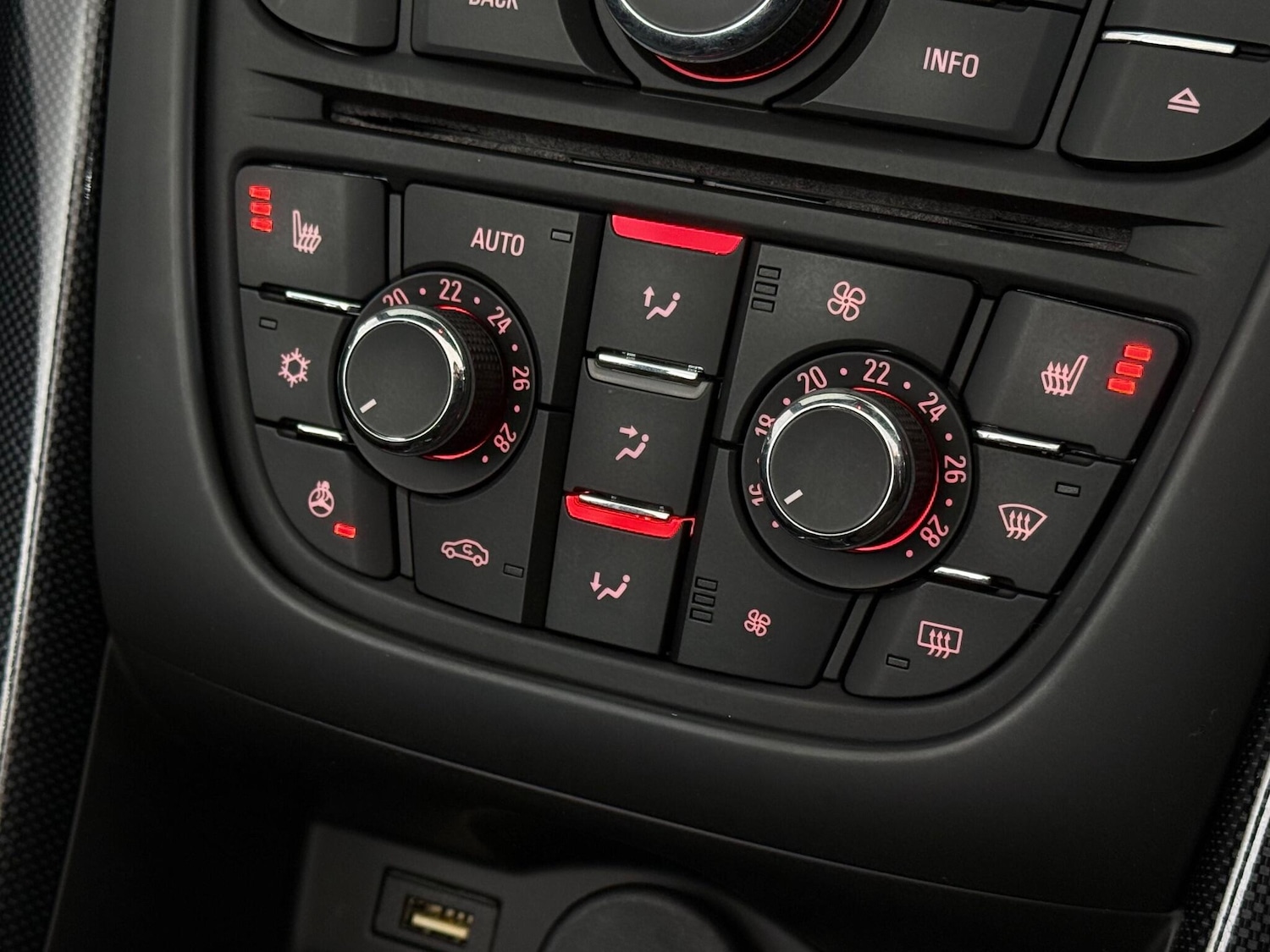 Used Vauxhall Cascada 2016 for sale - 76467160: Photo 38