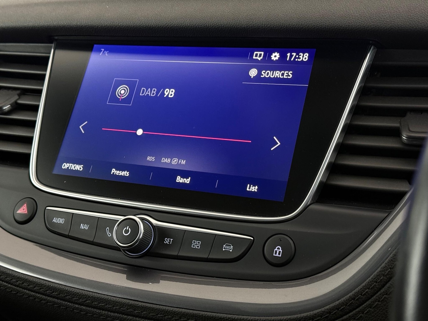 Used Vauxhall Grandland X 2018 for sale - 77182399: Photo 27