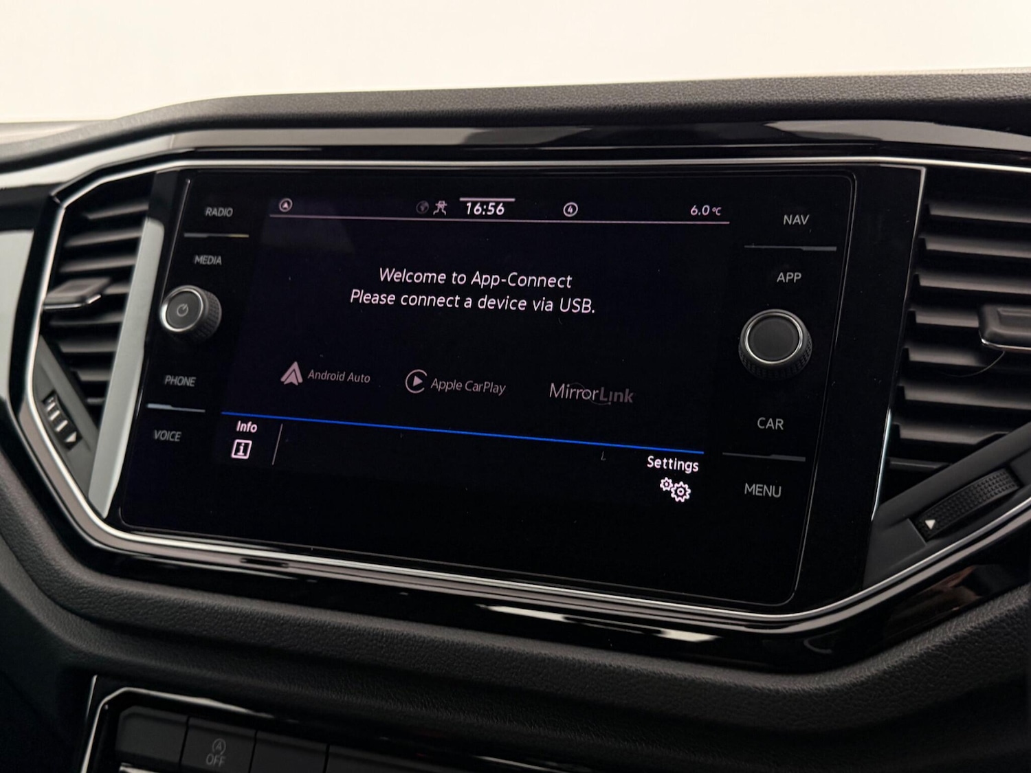 Used Volkswagen T-Roc 2021 for sale - 78185856: Photo 22