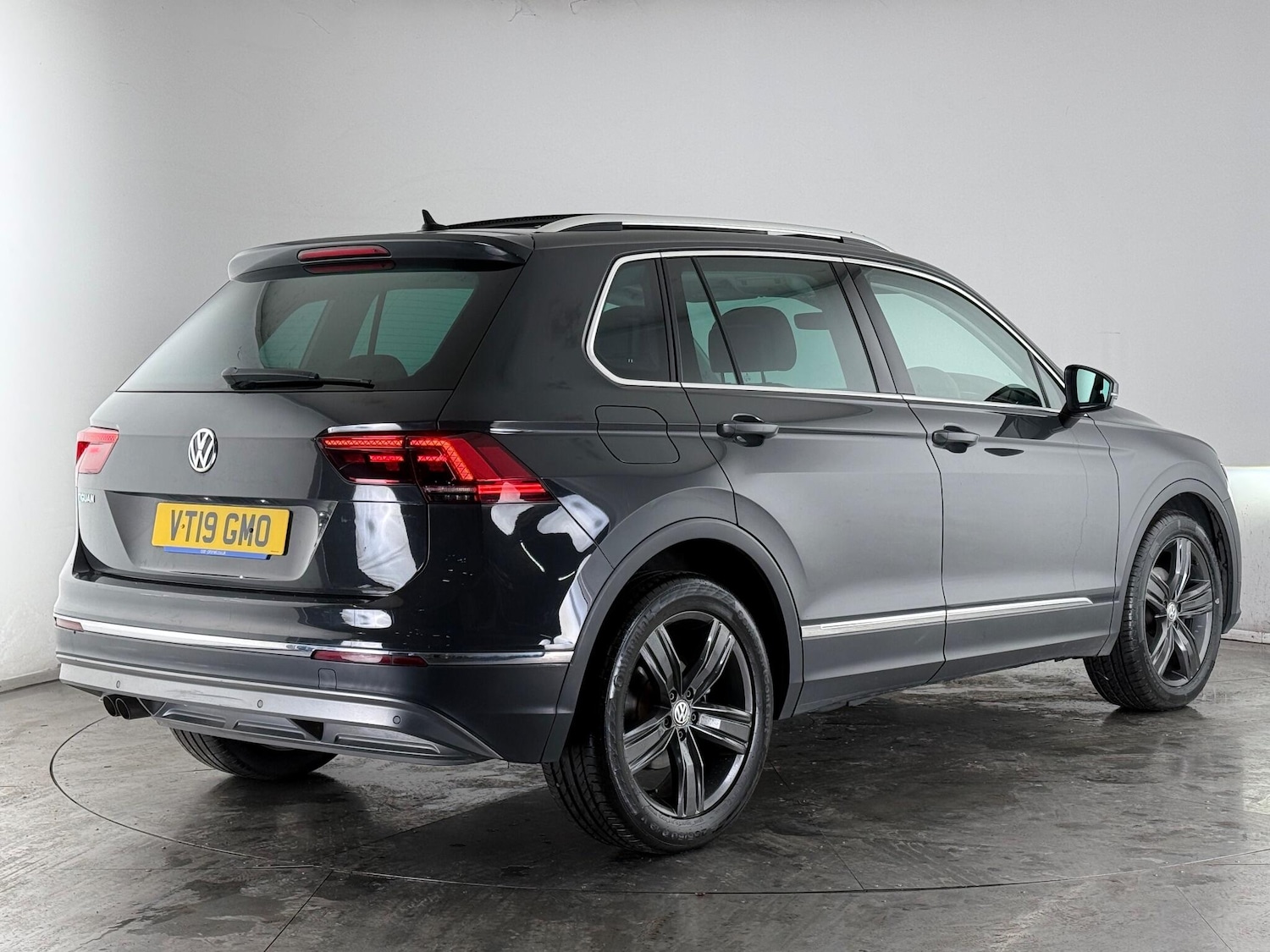 Used Volkswagen Tiguan 2019 for sale - 77054070: Photo 4