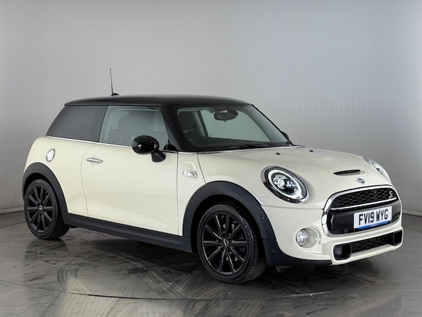 Used MINI Hatch 2019 for sale - 75521712: Photo 1