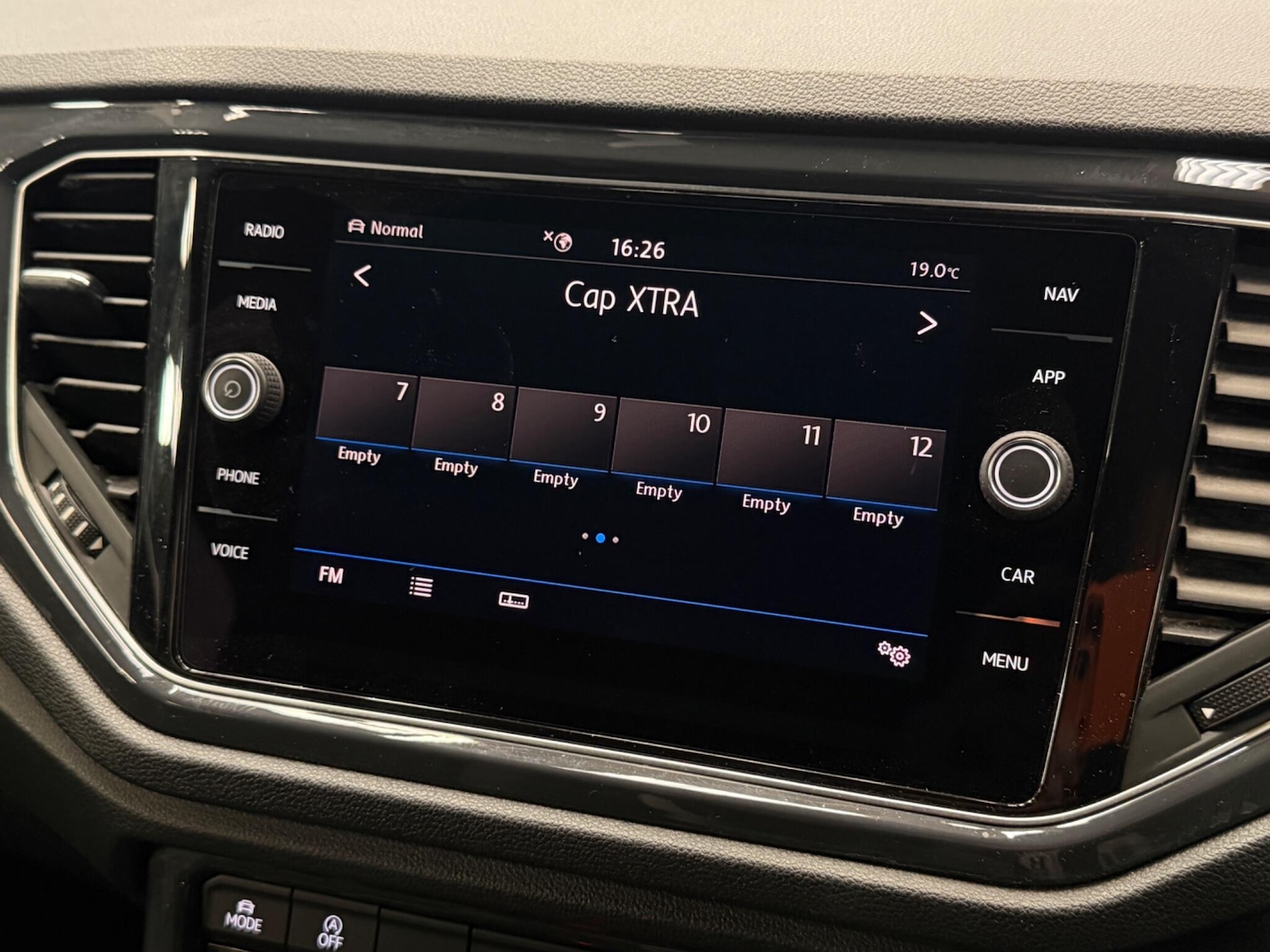 Used Volkswagen T-Roc 2019 for sale - 78157983: Photo 24