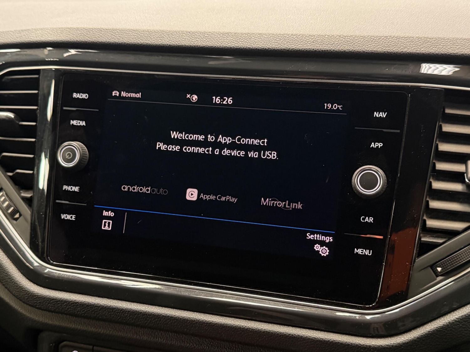 Used Volkswagen T-Roc 2019 for sale - 78157983: Photo 27