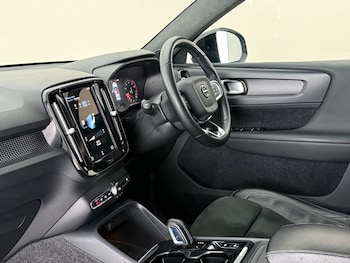 Used Volvo XC40 2021 for sale - 78637100: Photo