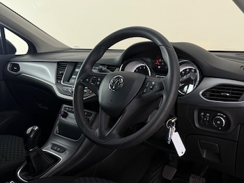Used Vauxhall Astra 2017 for sale - 79577478: Photo