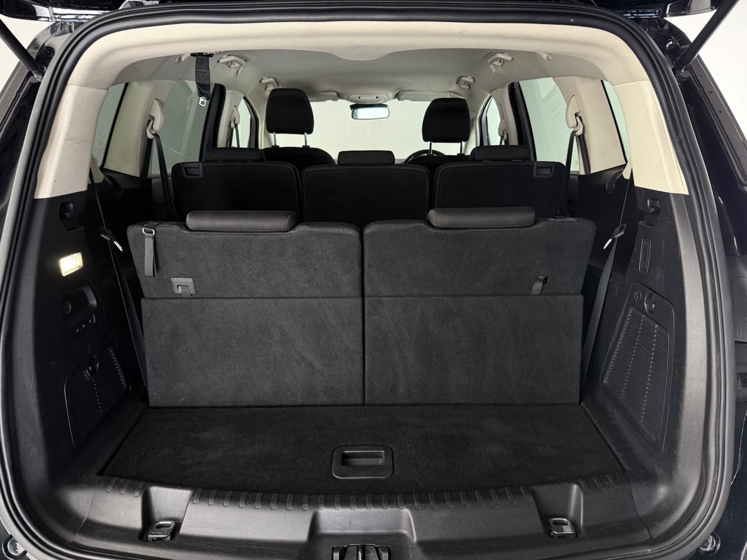 Used Ford S-Max 2017 for sale - 78048336: Photo 9