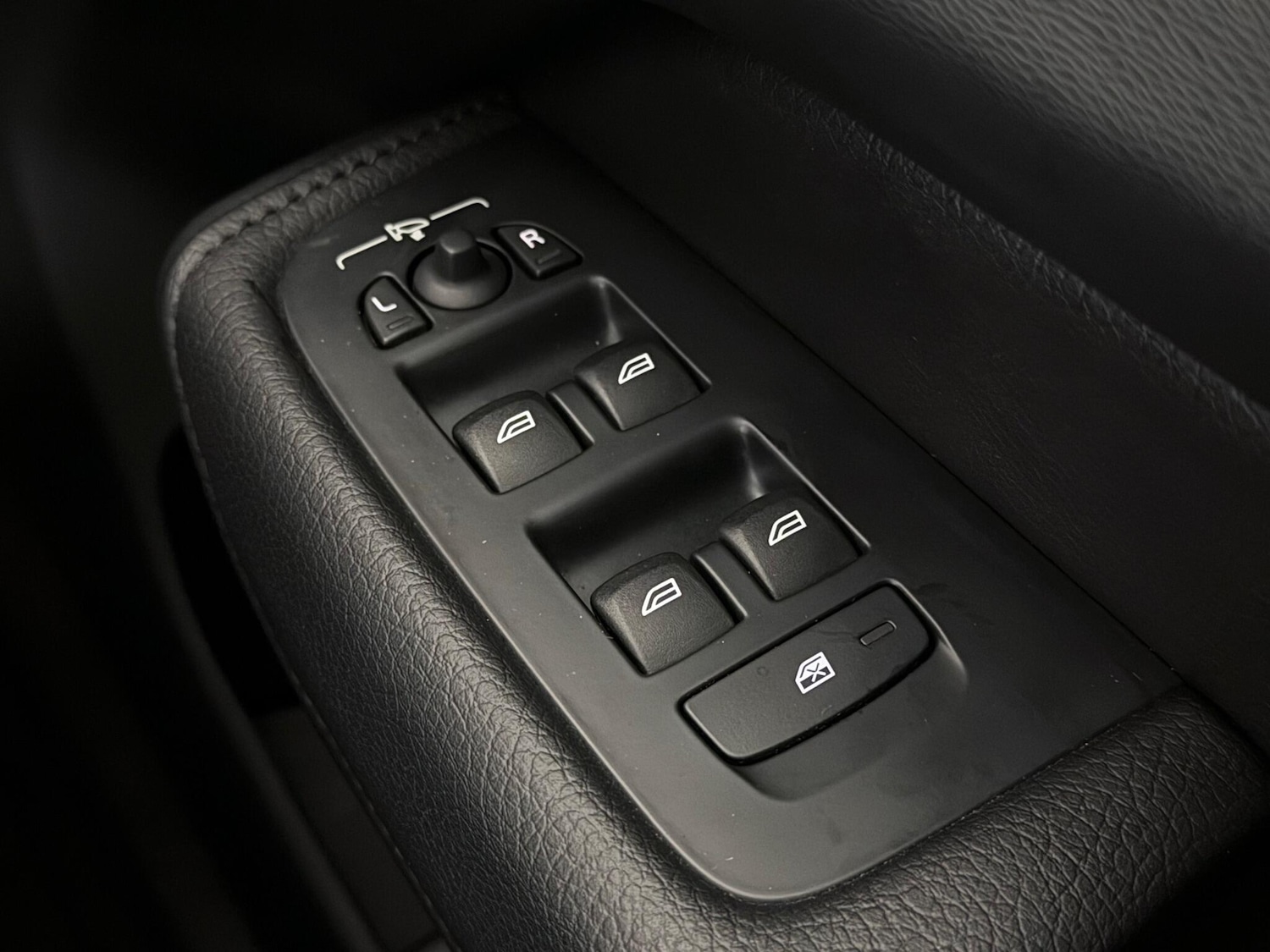 Used Volvo XC60 2022 for sale - 76645622: Photo 42