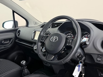 Used Toyota Yaris 2019 for sale - 78637114: Photo