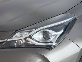 Used Toyota Yaris 2019 for sale - 78637114: Photo