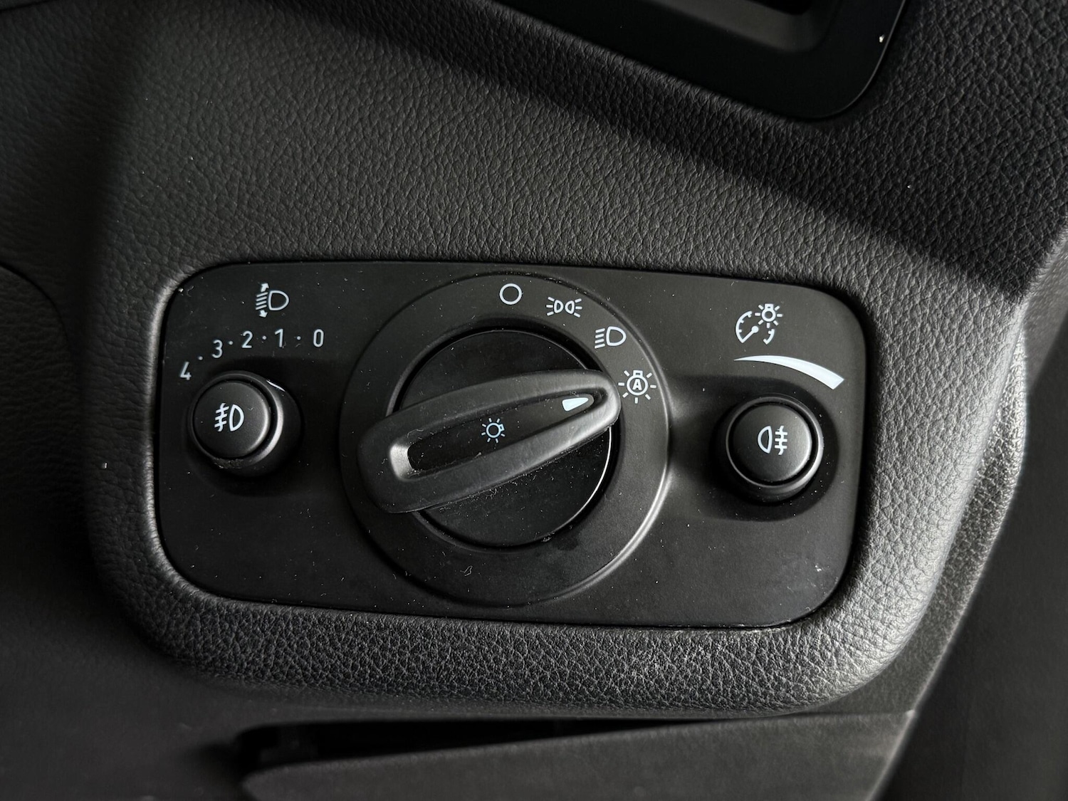 Used Ford Kuga 2019 for sale - 77359345: Photo 31