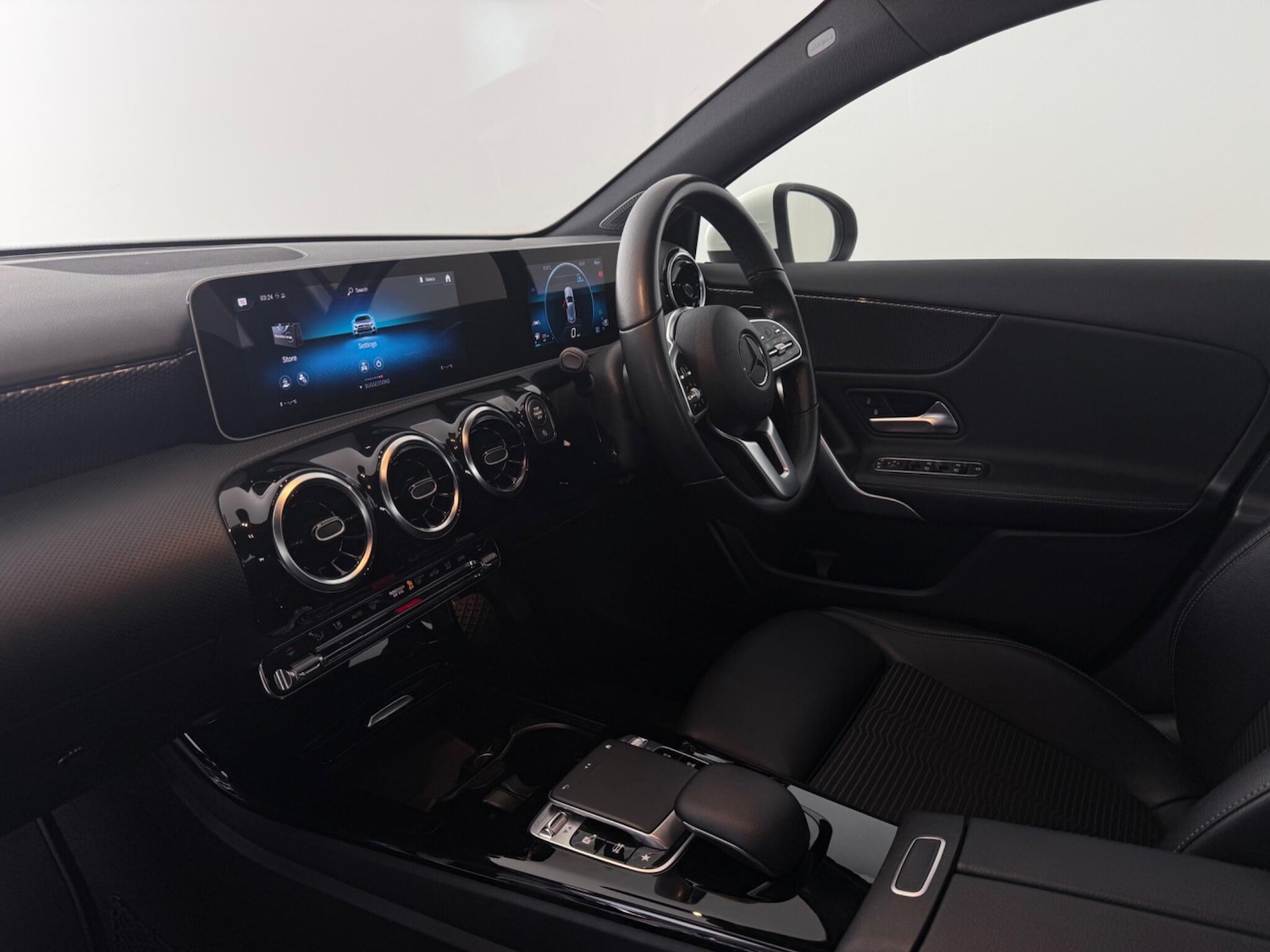 Used Mercedes-Benz A-Class 2018 for sale - 76467163: Photo 16