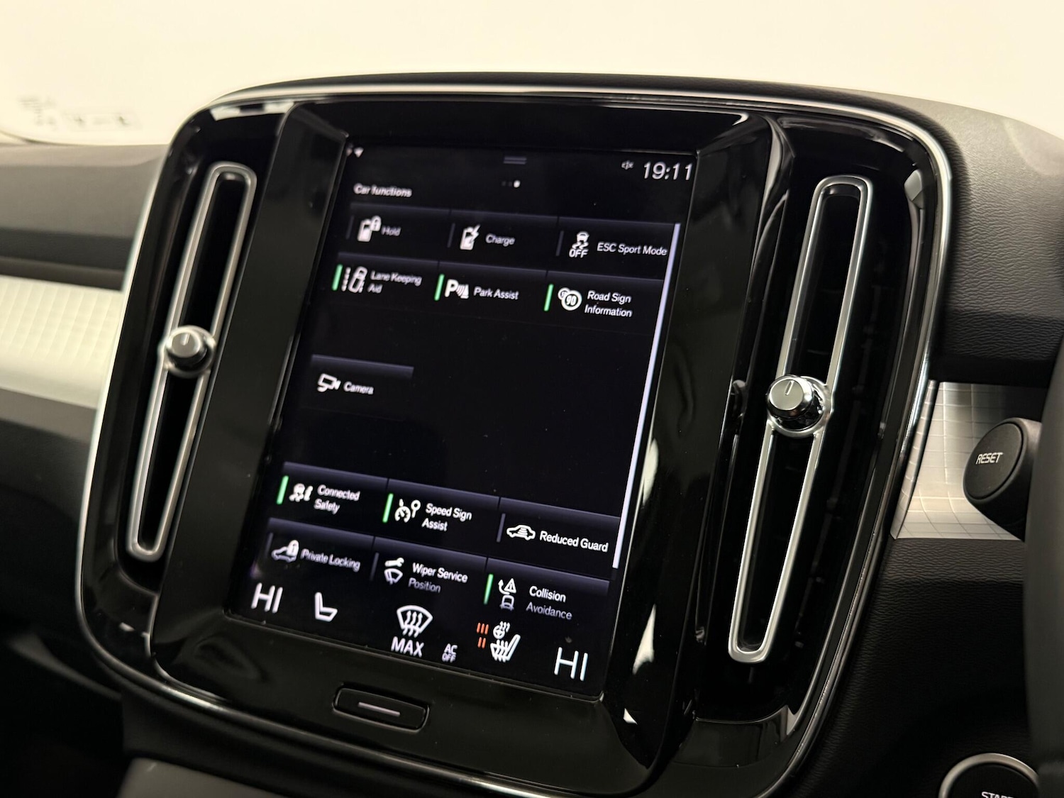 Used Volvo XC40 2021 for sale - 77260254: Photo 29