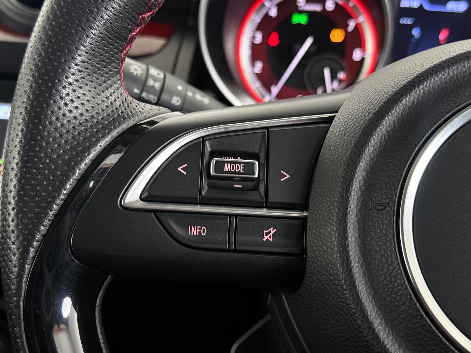 Used Suzuki Swift 2019 for sale - 76573257: Photo 25