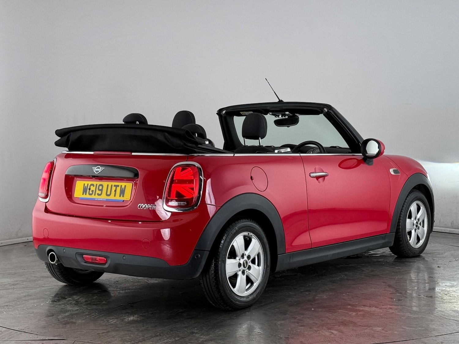 Used MINI Convertible 2019 for sale - 77182970: Photo 5
