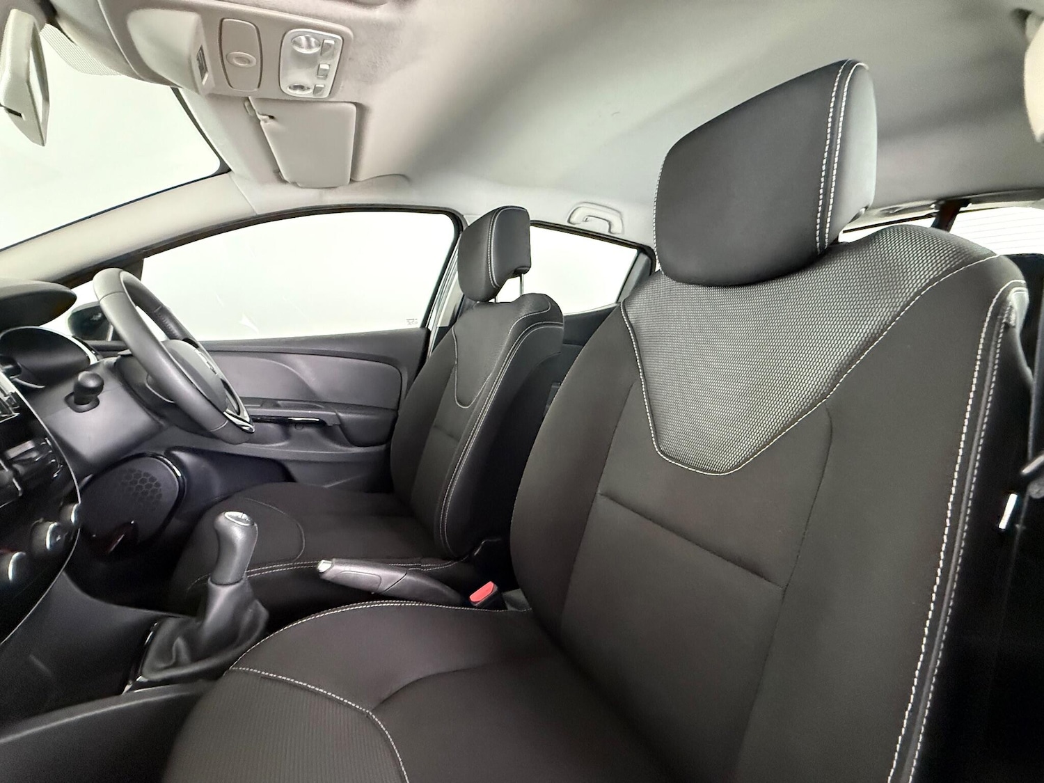 Used Renault Clio 2015 for sale - 77259623: Photo 11