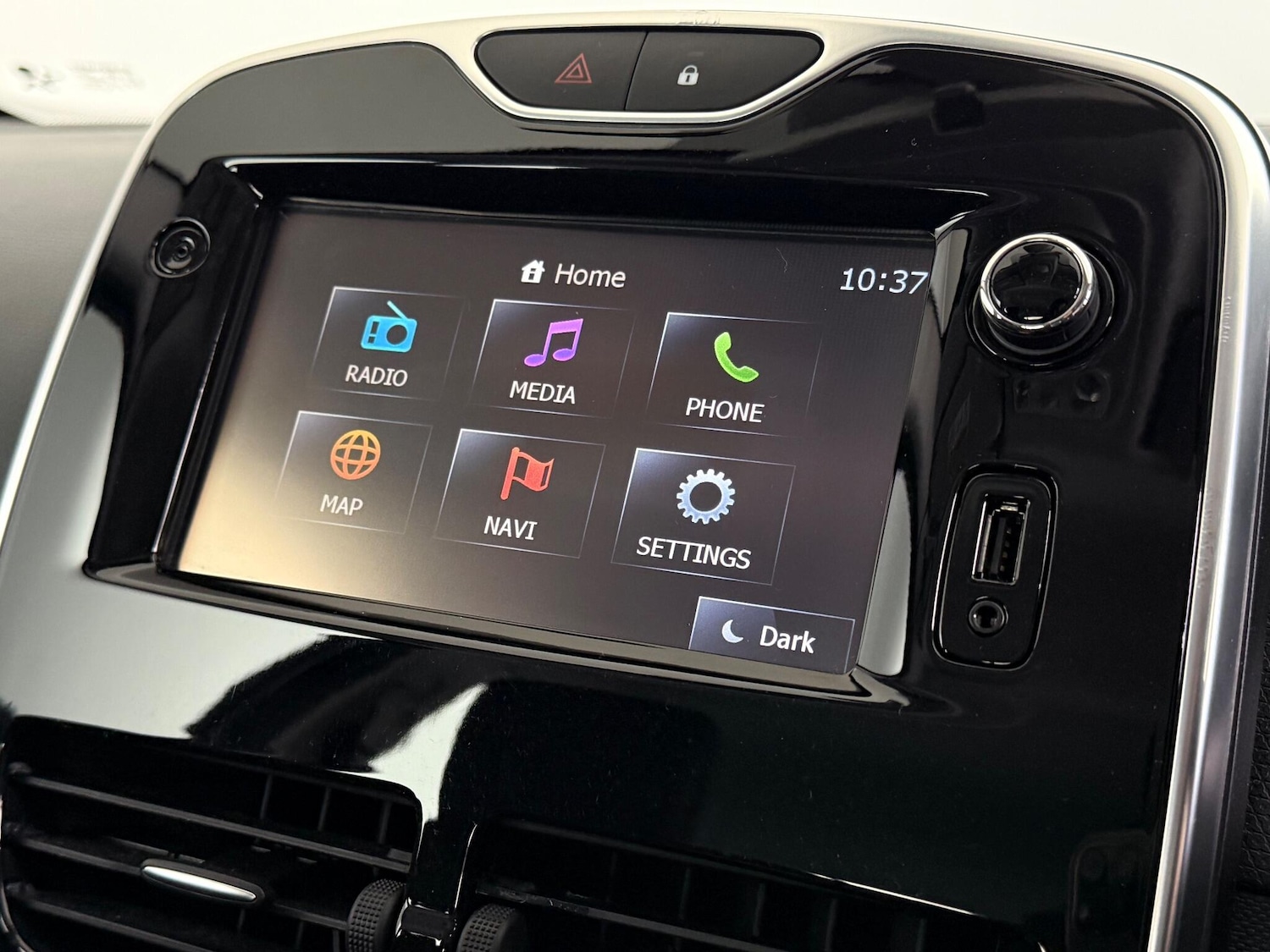 Used Renault Clio 2015 for sale - 77259623: Photo 22