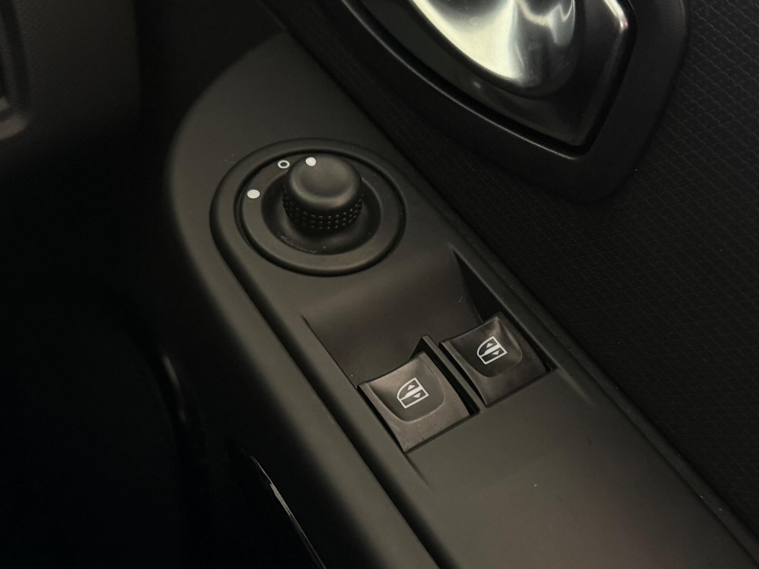 Used Renault Clio 2015 for sale - 77259623: Photo 27