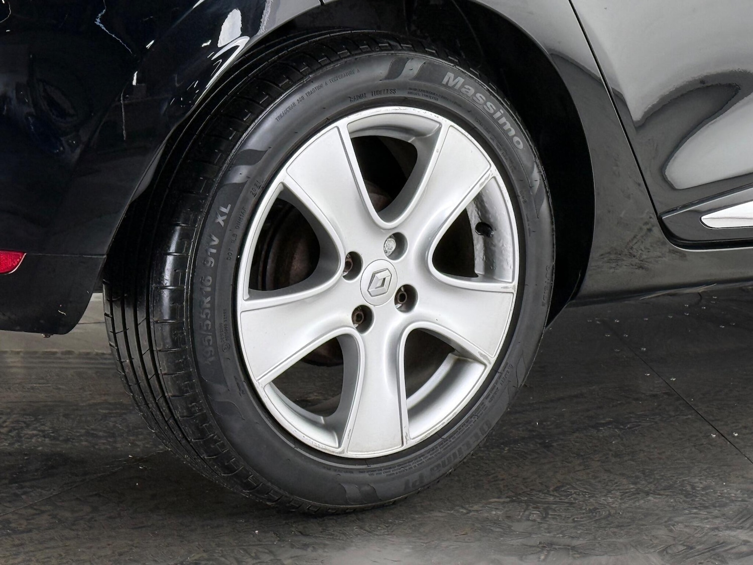 Used Renault Clio 2015 for sale - 77259623: Photo 8