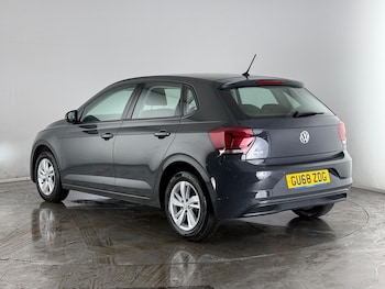 Used Volkswagen Polo 2018 for sale - 76467372: Photo