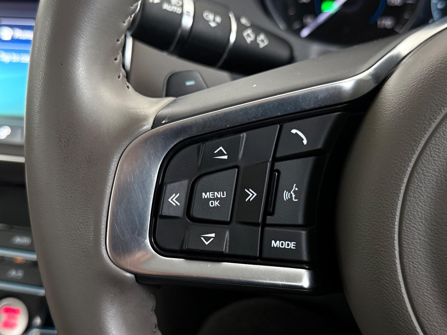 Used Jaguar XE 2019 for sale - 76467172: Photo 23