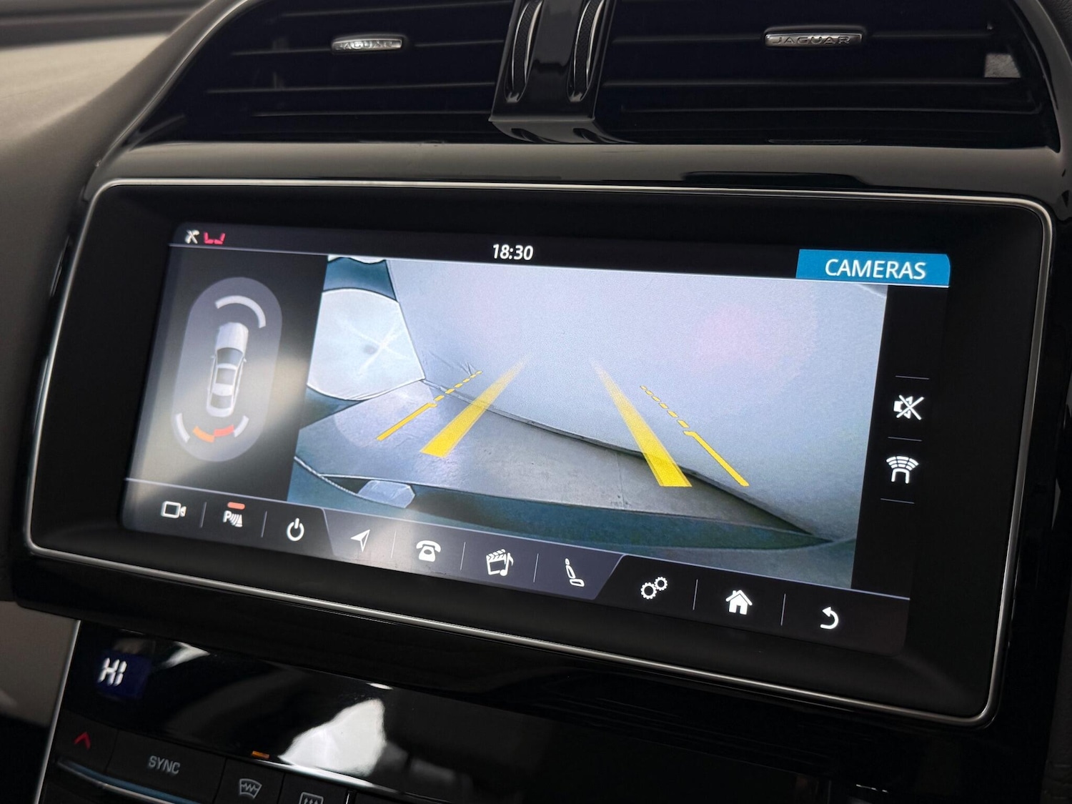 Used Jaguar XE 2019 for sale - 76467172: Photo 40