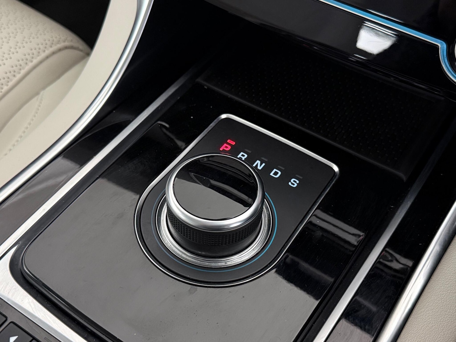 Used Jaguar XE 2019 for sale - 76467172: Photo 42