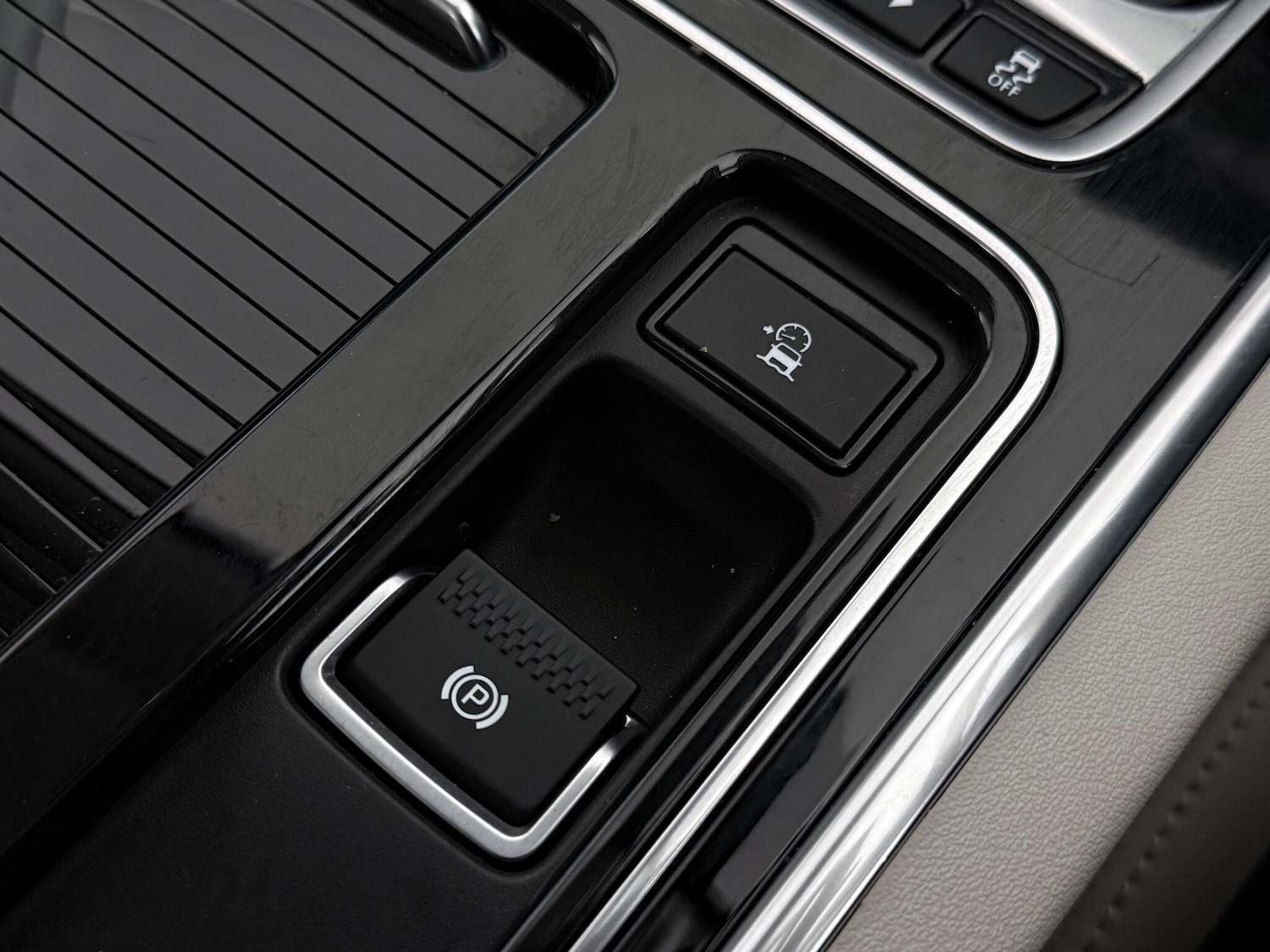 Used Jaguar XE 2019 for sale - 76467172: Photo 43