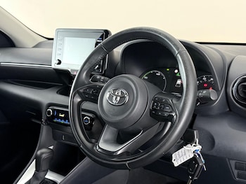 Used Toyota Yaris 2023 for sale - 79037426: Photo