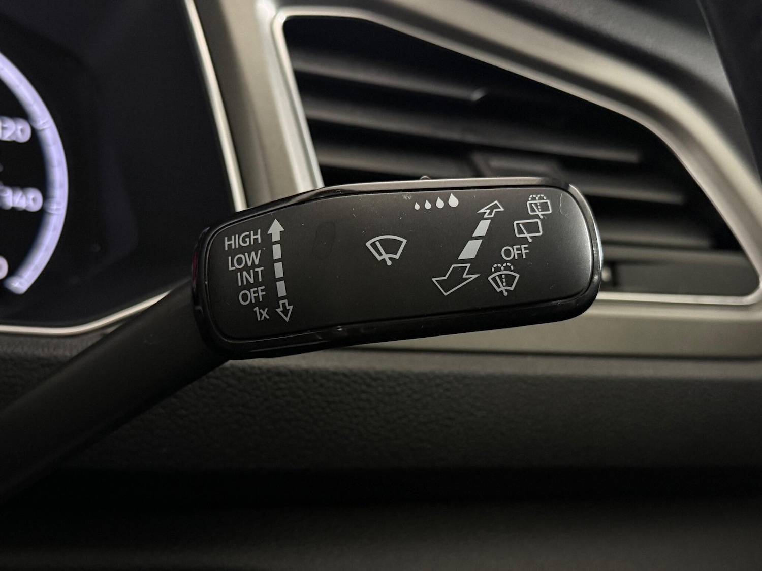 Used Volkswagen T-Roc 2020 for sale - 76975624: Photo 27