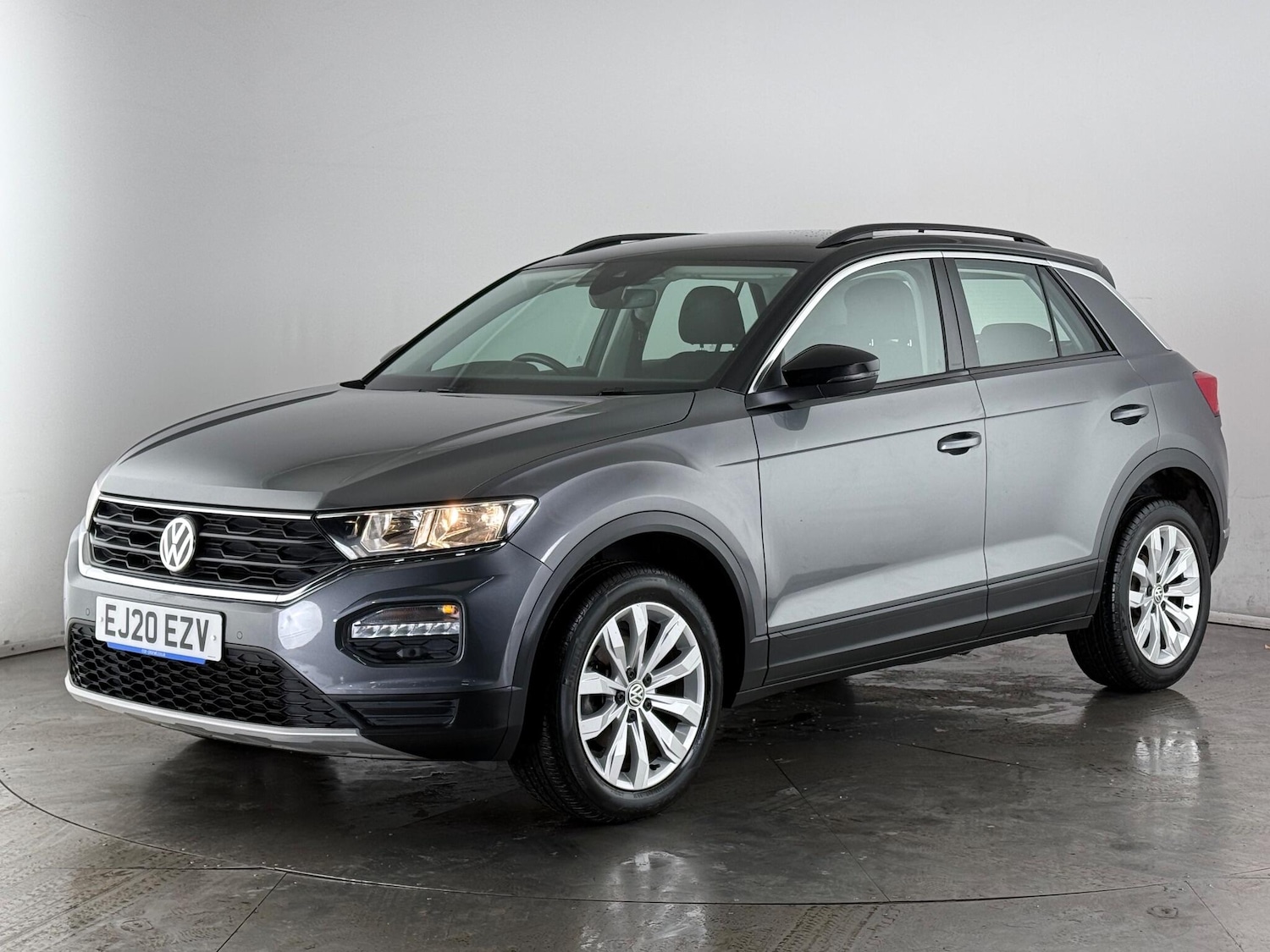 Used Volkswagen T-Roc 2020 for sale - 76975624: Photo 4