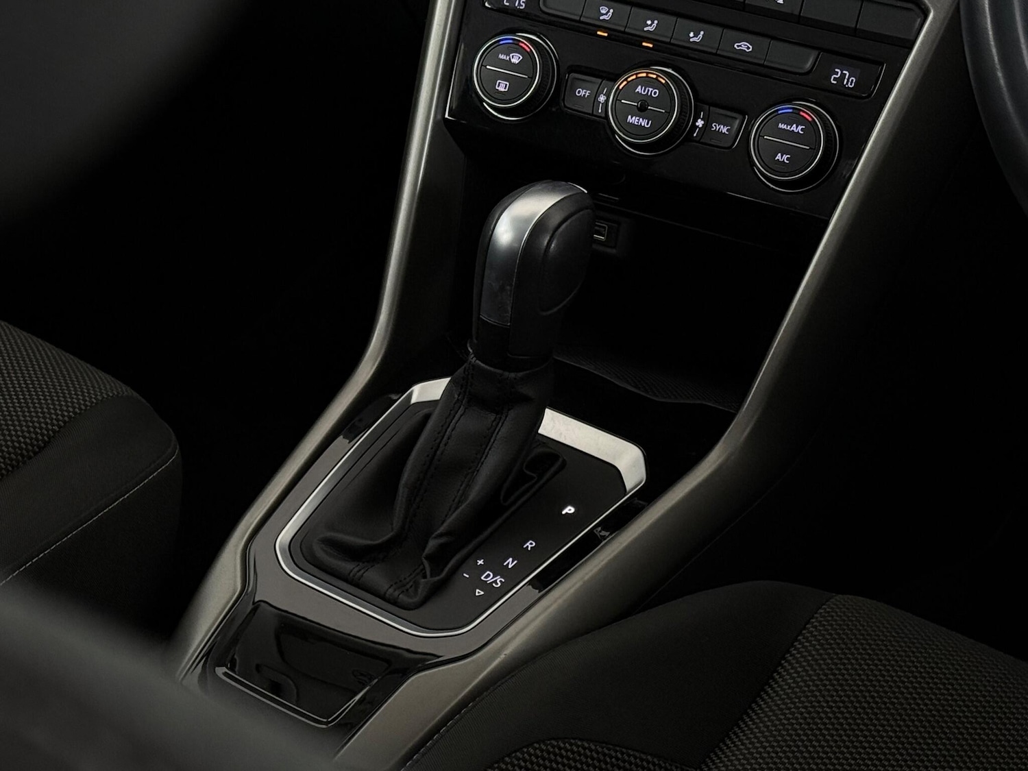 Used Volkswagen T-Roc 2020 for sale - 76975624: Photo 45