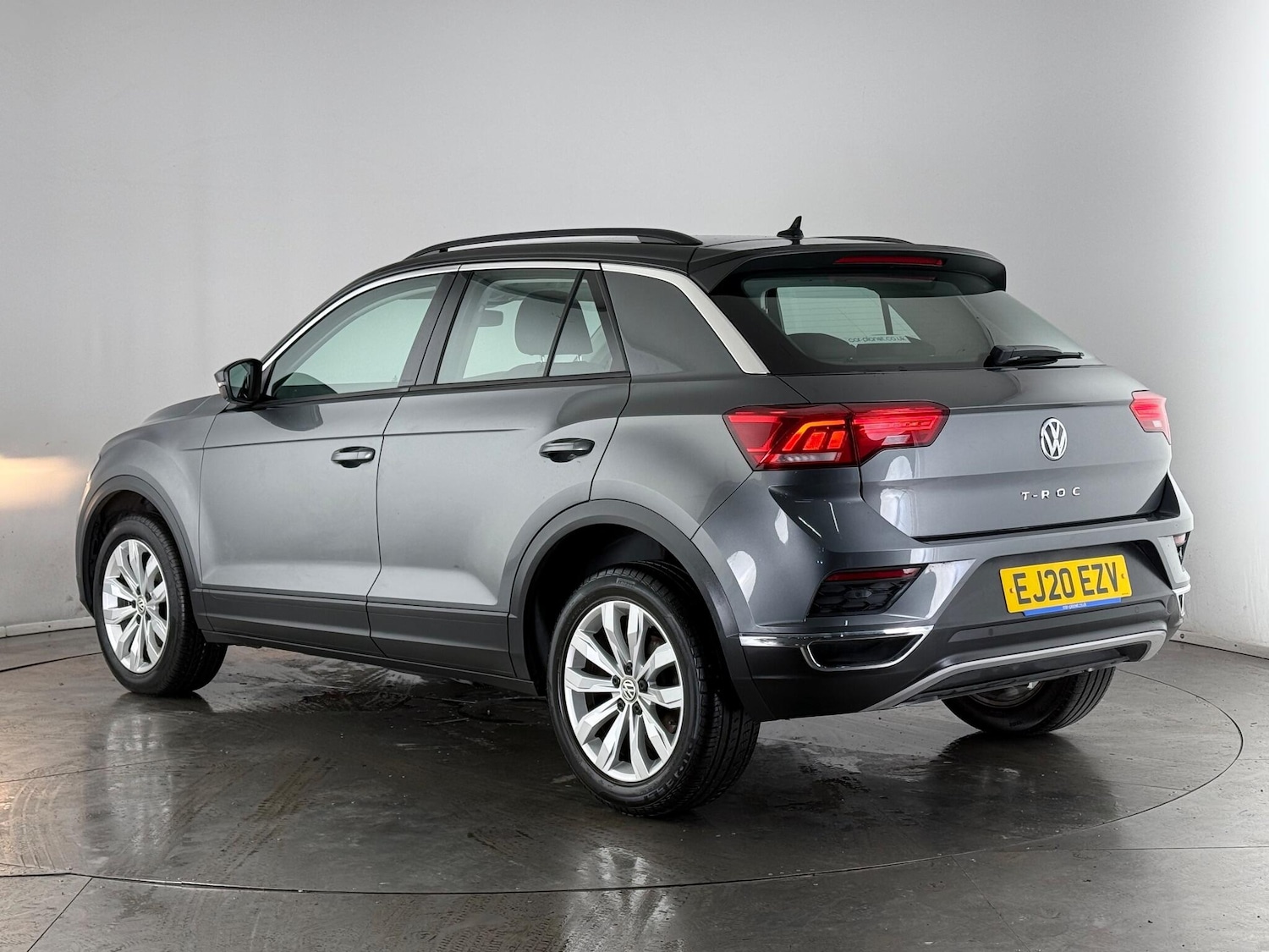 Used Volkswagen T-Roc 2020 for sale - 76975624: Photo 5