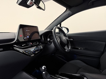 Used Toyota C-HR 2023 for sale - 79202780: Photo