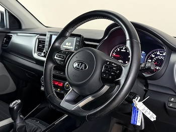 Used Kia Stonic 2019 for sale - 78959424: Photo