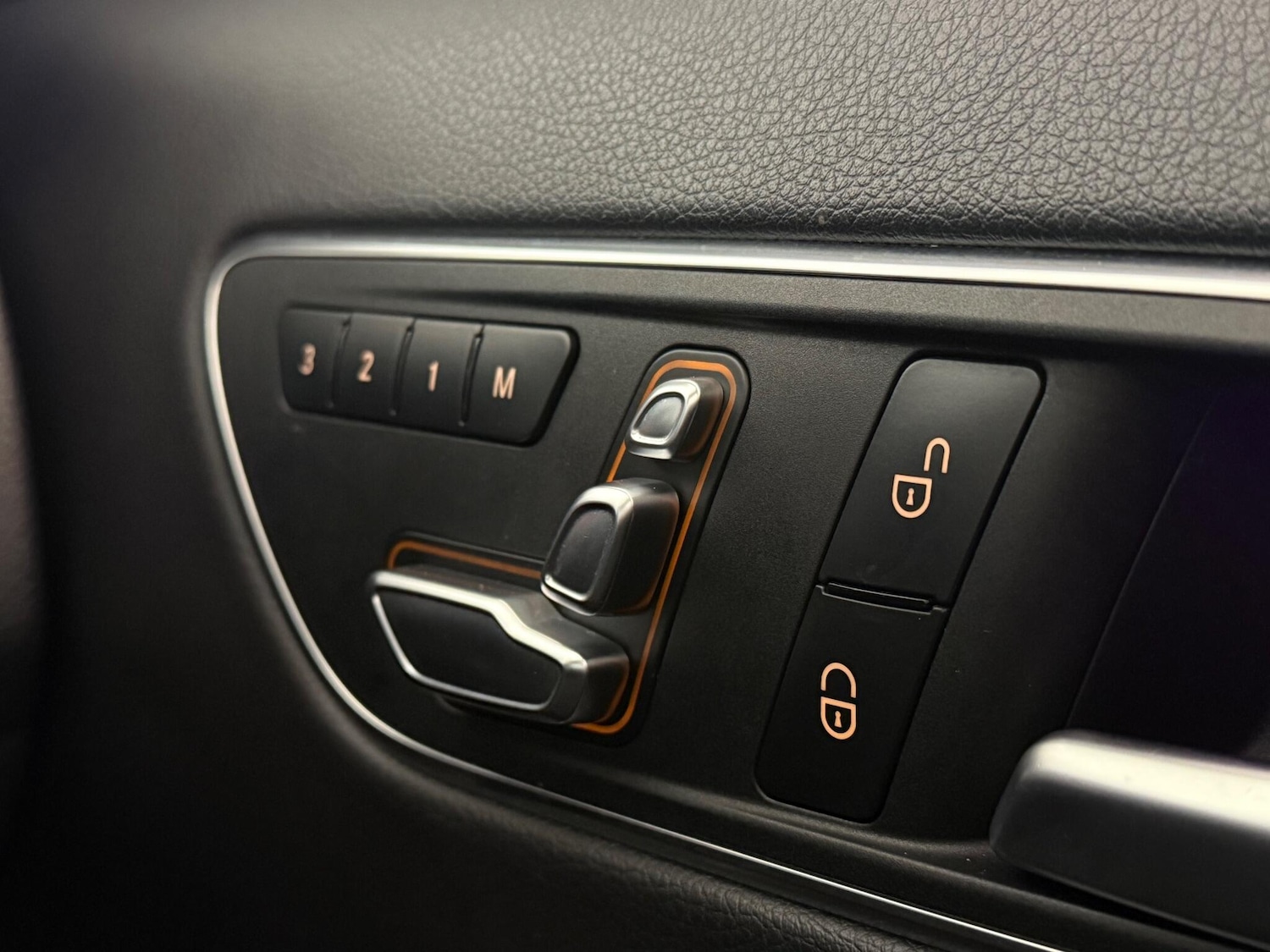 Used Mercedes-Benz GLA 2018 for sale - 77182897: Photo 25