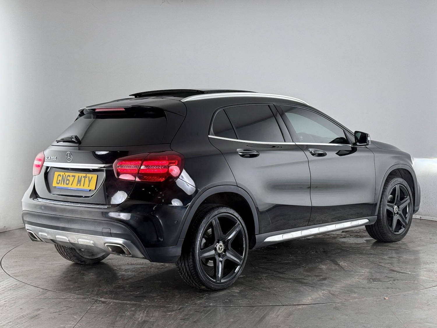 Used Mercedes-Benz GLA 2018 for sale - 77182897: Photo 4