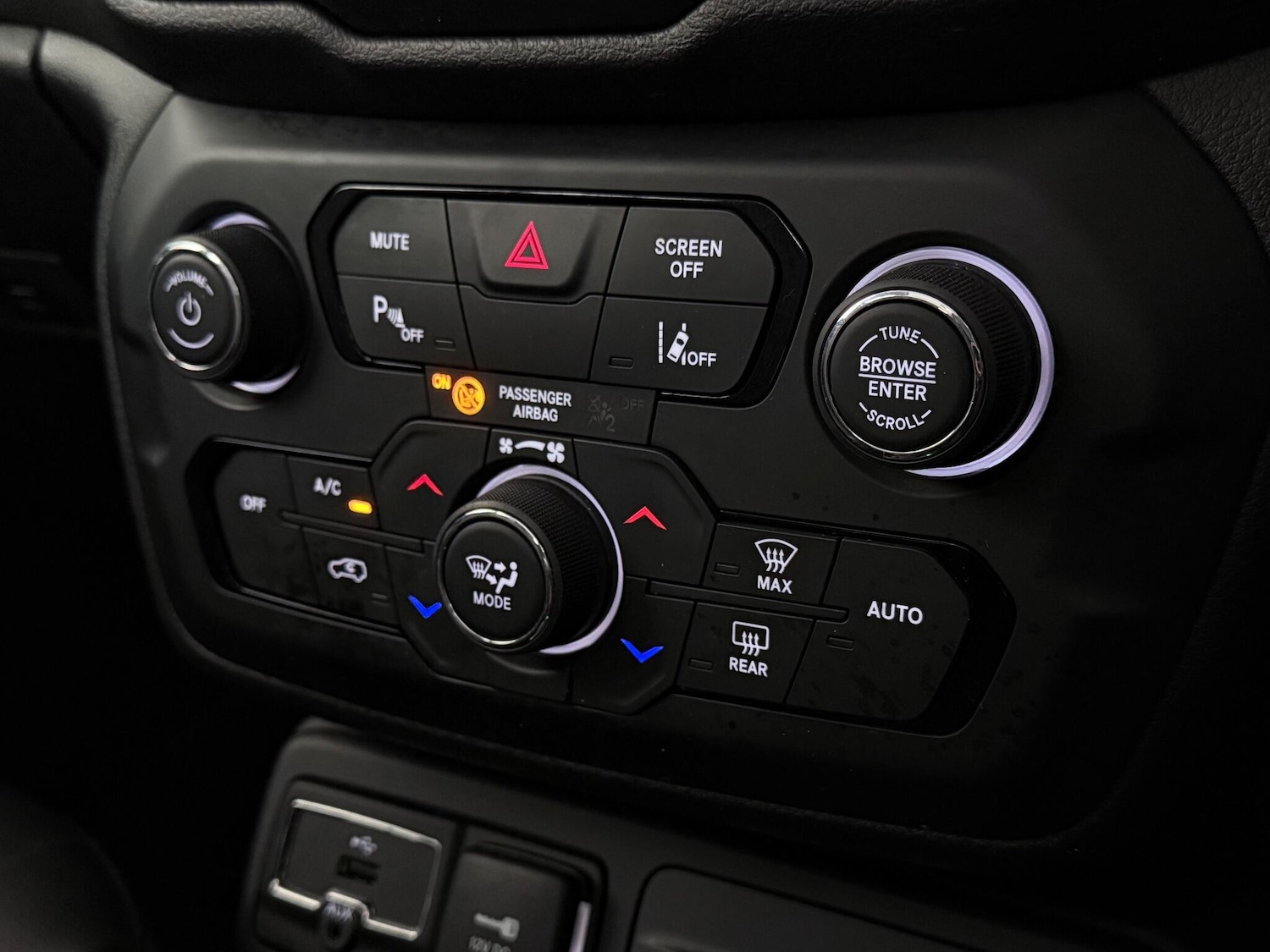 Used Jeep Renegade 2021 for sale - 76467238: Photo 40