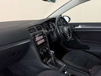 Used Volkswagen Golf 2017 for sale - 79304413: Photo