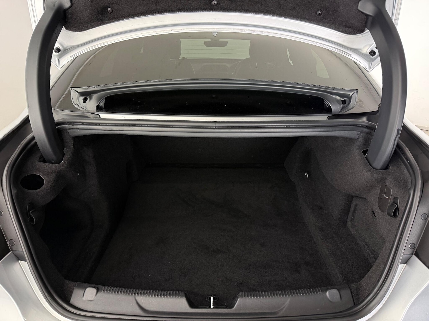 Used Jaguar XE 2019 for sale - 77246362: Photo 10