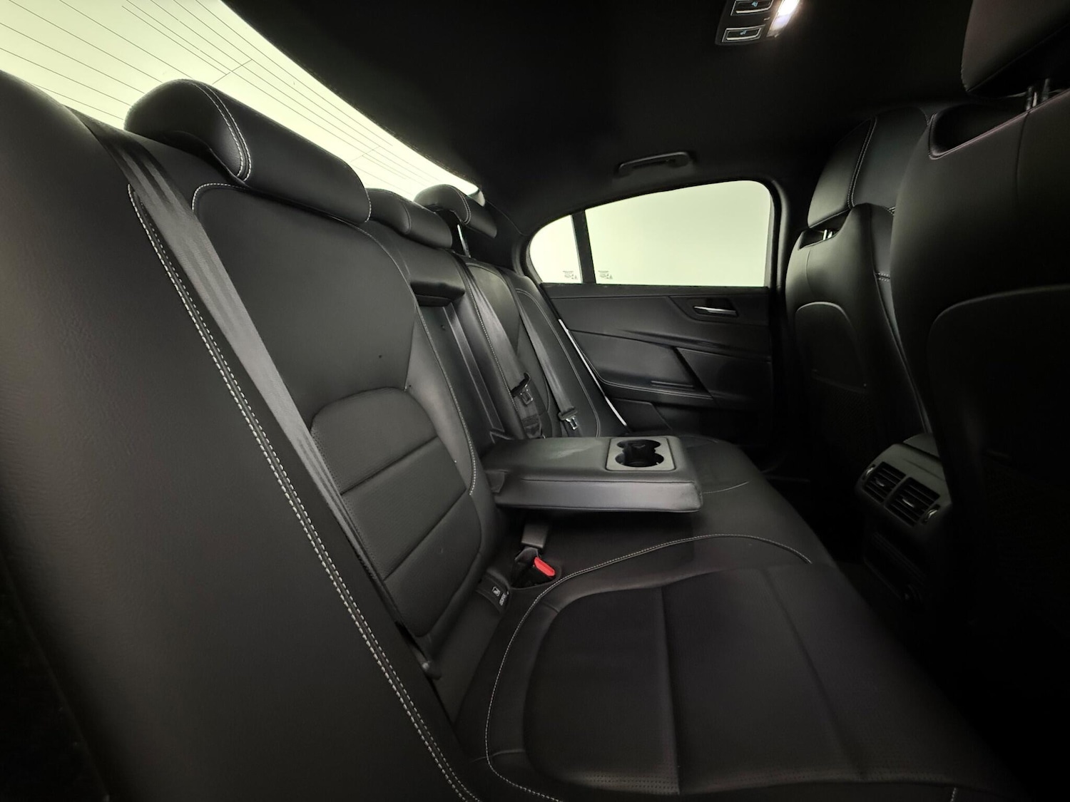 Used Jaguar XE 2019 for sale - 77246362: Photo 15