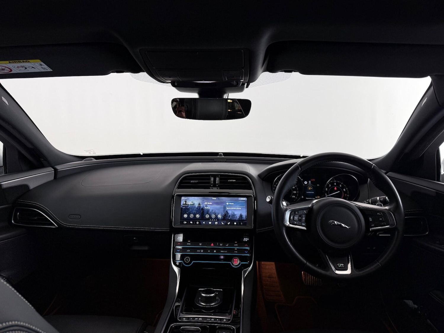 Used Jaguar XE 2019 for sale - 77246362: Photo 16