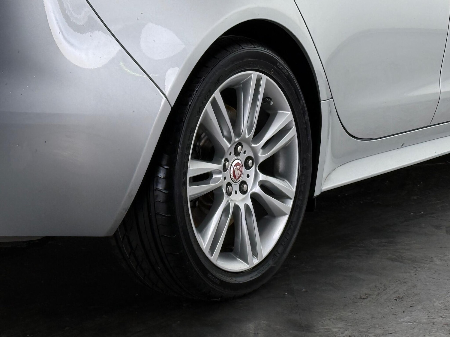 Used Jaguar XE 2019 for sale - 77246362: Photo 9